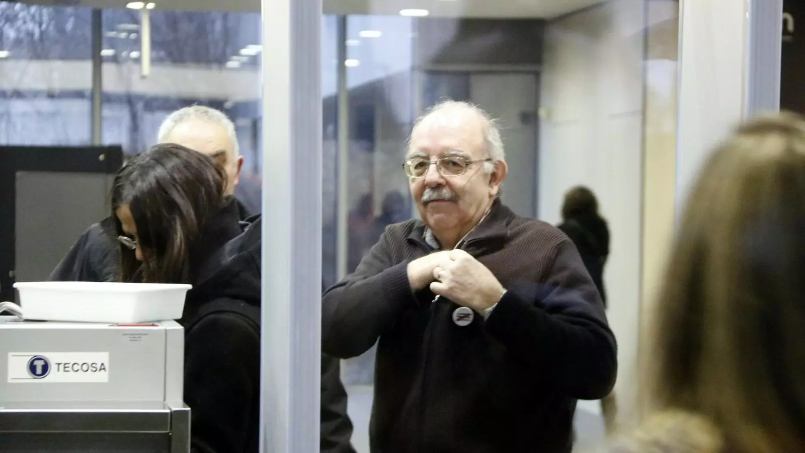Pla curt de l'alcalde de Callús, Joan Badia, un cop dins els jutjats de Manresa