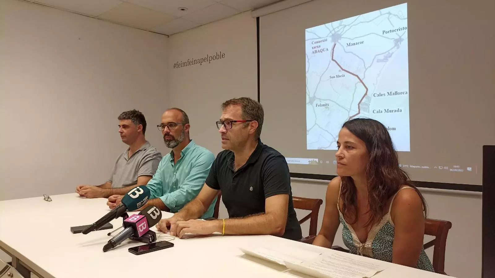 El batle de Manacor, Miquel Oliver, amb el batle de Felanitx, Jaume Monserrat, la presidenta de la SAM, Cristina Capó, i el gerent de la SAM, Francesc Grimalt, en roda de premsa.
