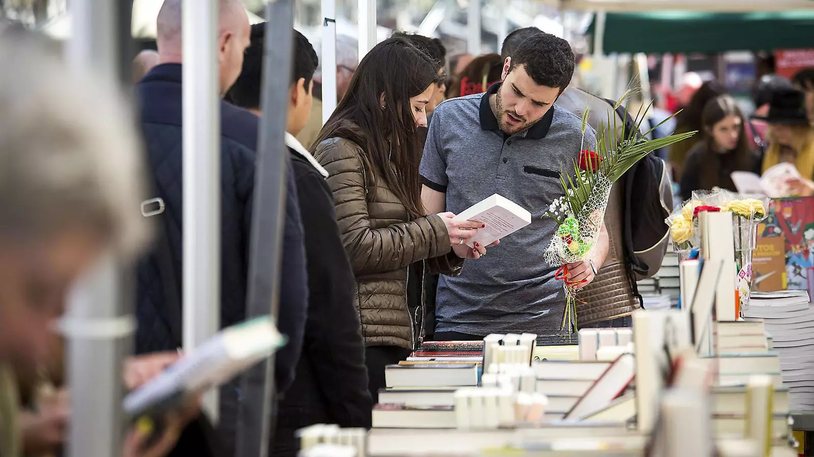 Una parada de Sant Jordi a Barcelona, el 23 d’abril de 2019.