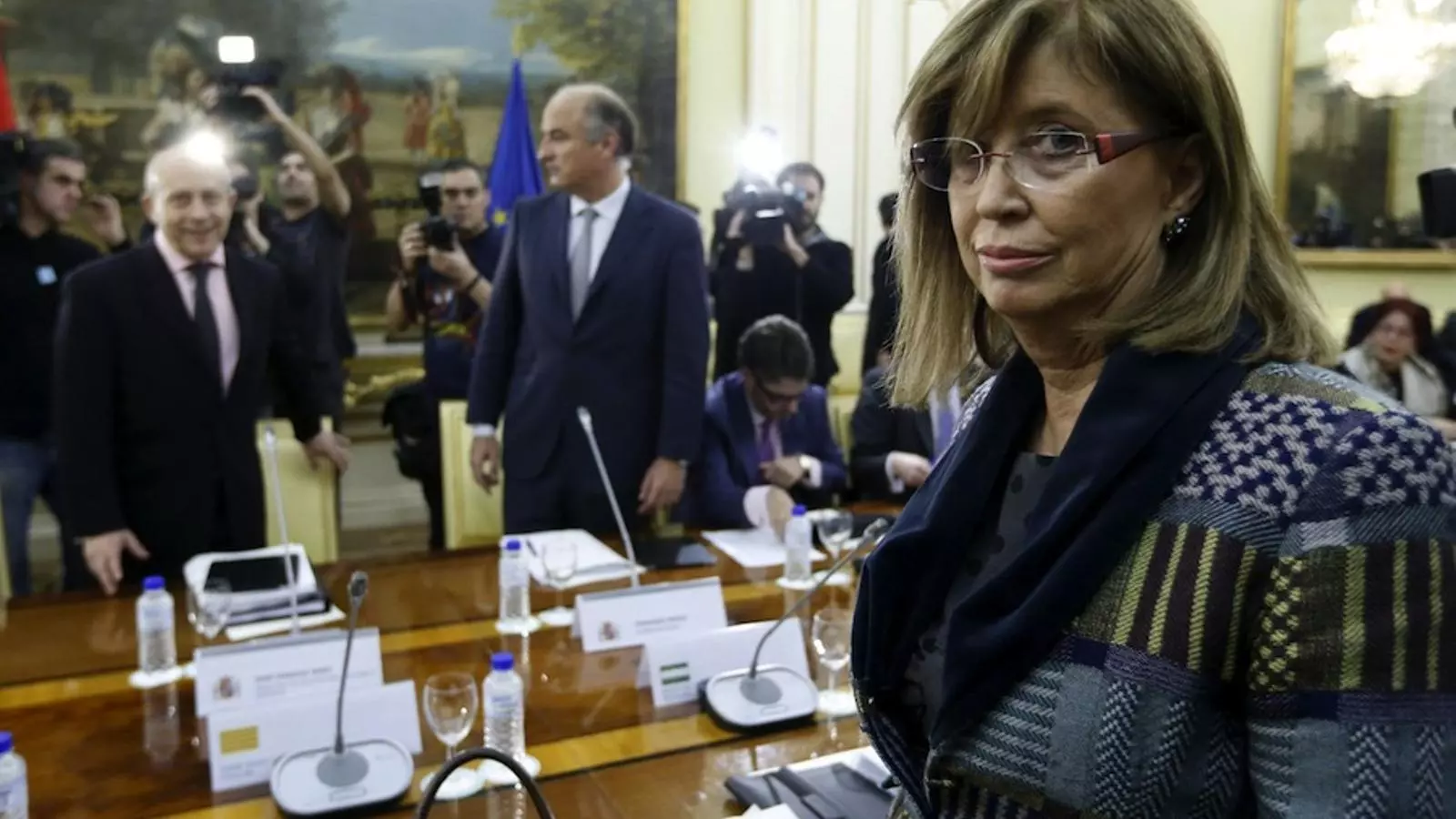 La consellera d'Educació, Irene Rigau, a la reunió amb els altres consellers i el ministres Wert, al fons / EFE