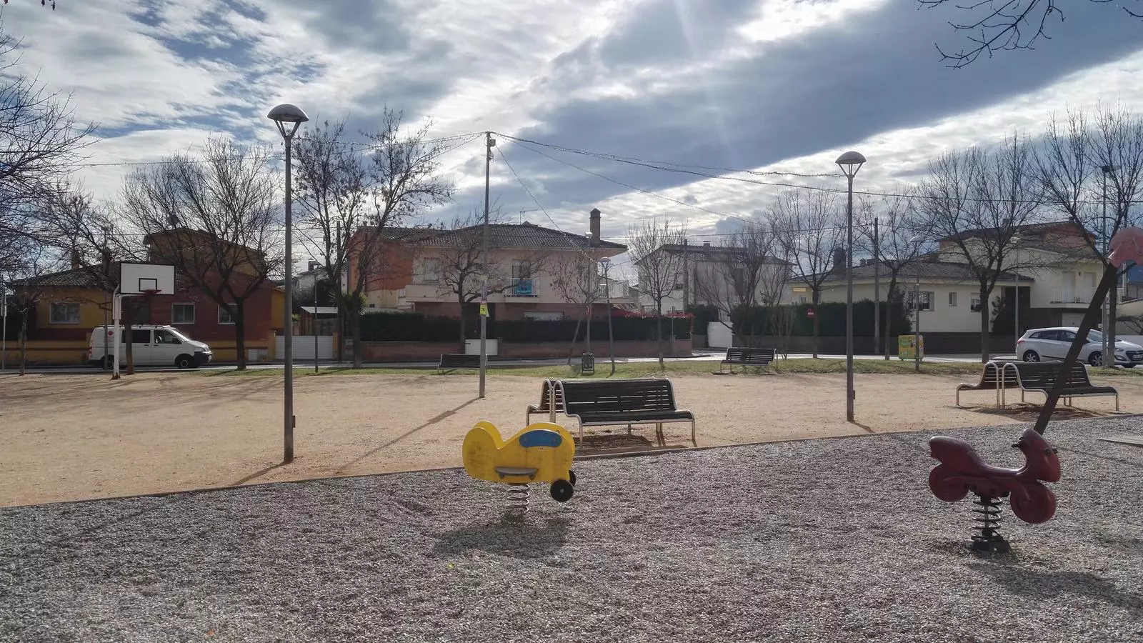La plaça 11 de Setembre de Porqueres, on van passar els fets