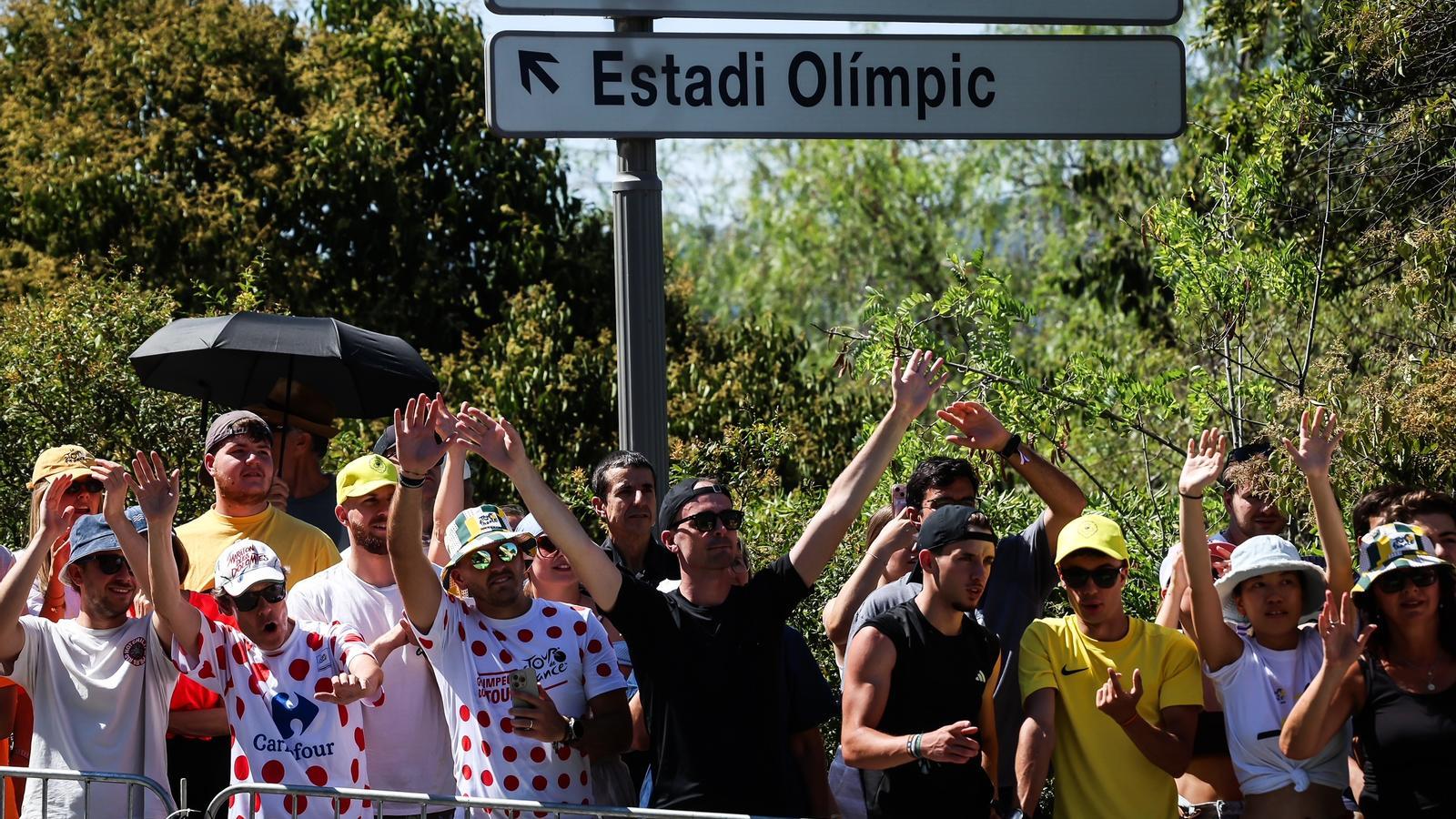 The atmosphere in the streets of Barcelona waiting for the start of the Tour de France