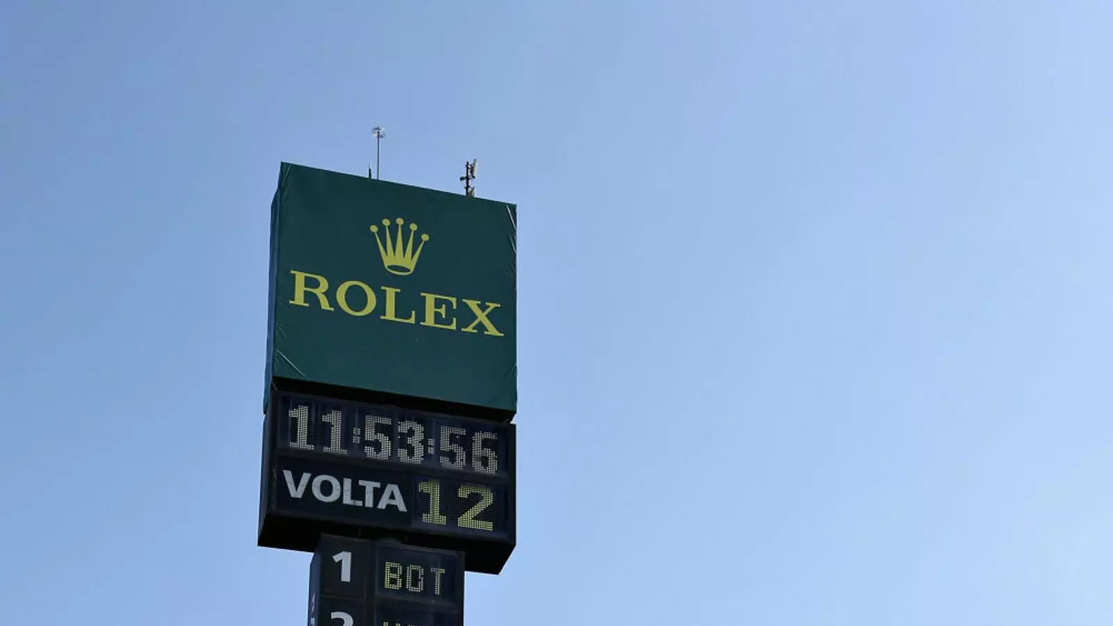 Lewis Hamilton condueix el seu Mercedes durant el Gran Premi de Catalunya que es disputa a Montmeló.