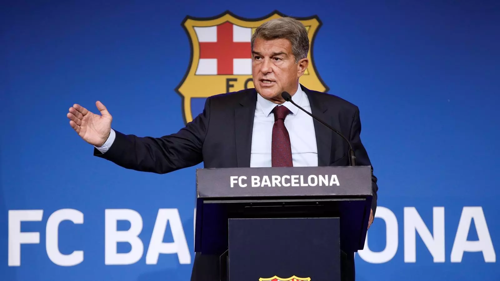 Roda de premsa amb Joan Laporta per la marxa de Leo Messi