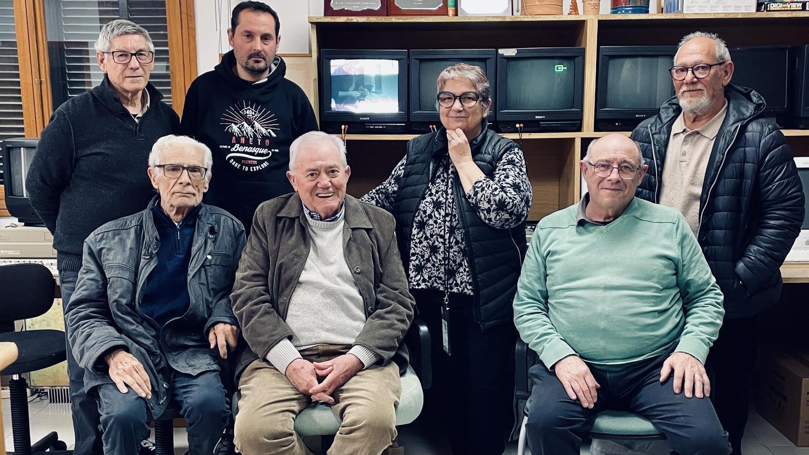 Einige der Personen, die Teil des TV Poblera Projekts waren.