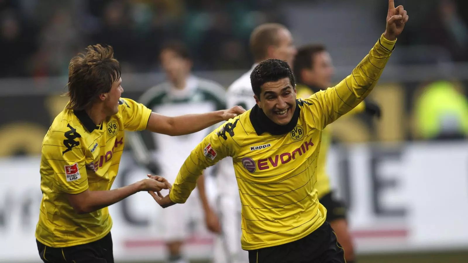 Nuri Sahin celebra el segon gol del Dortmund al camp del Wolfsburg.