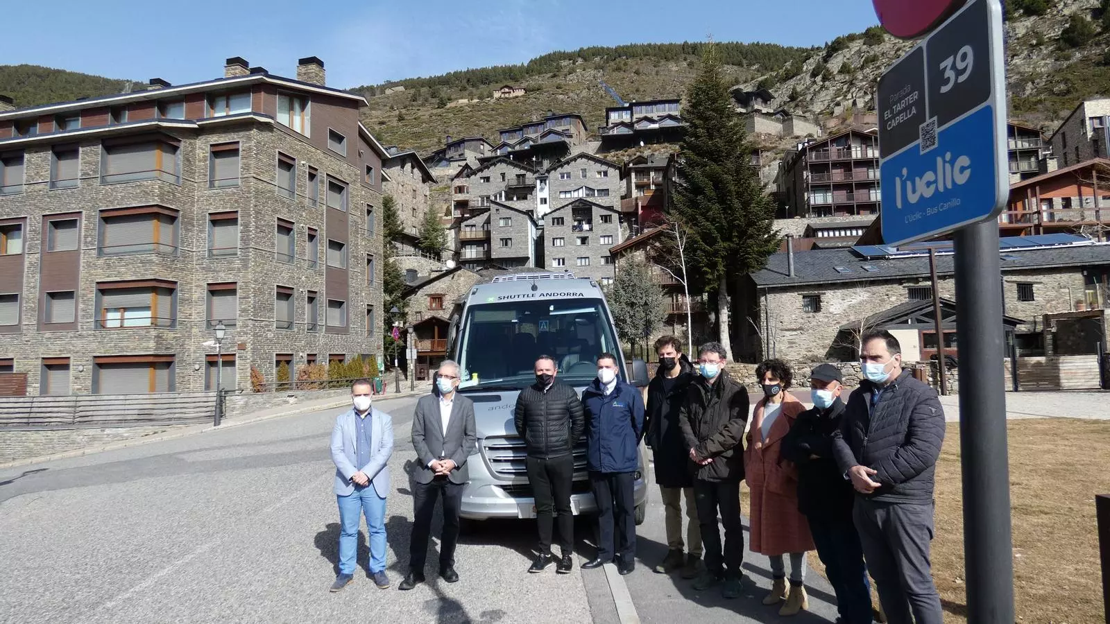 Les autoritats durant la presentació del servei.