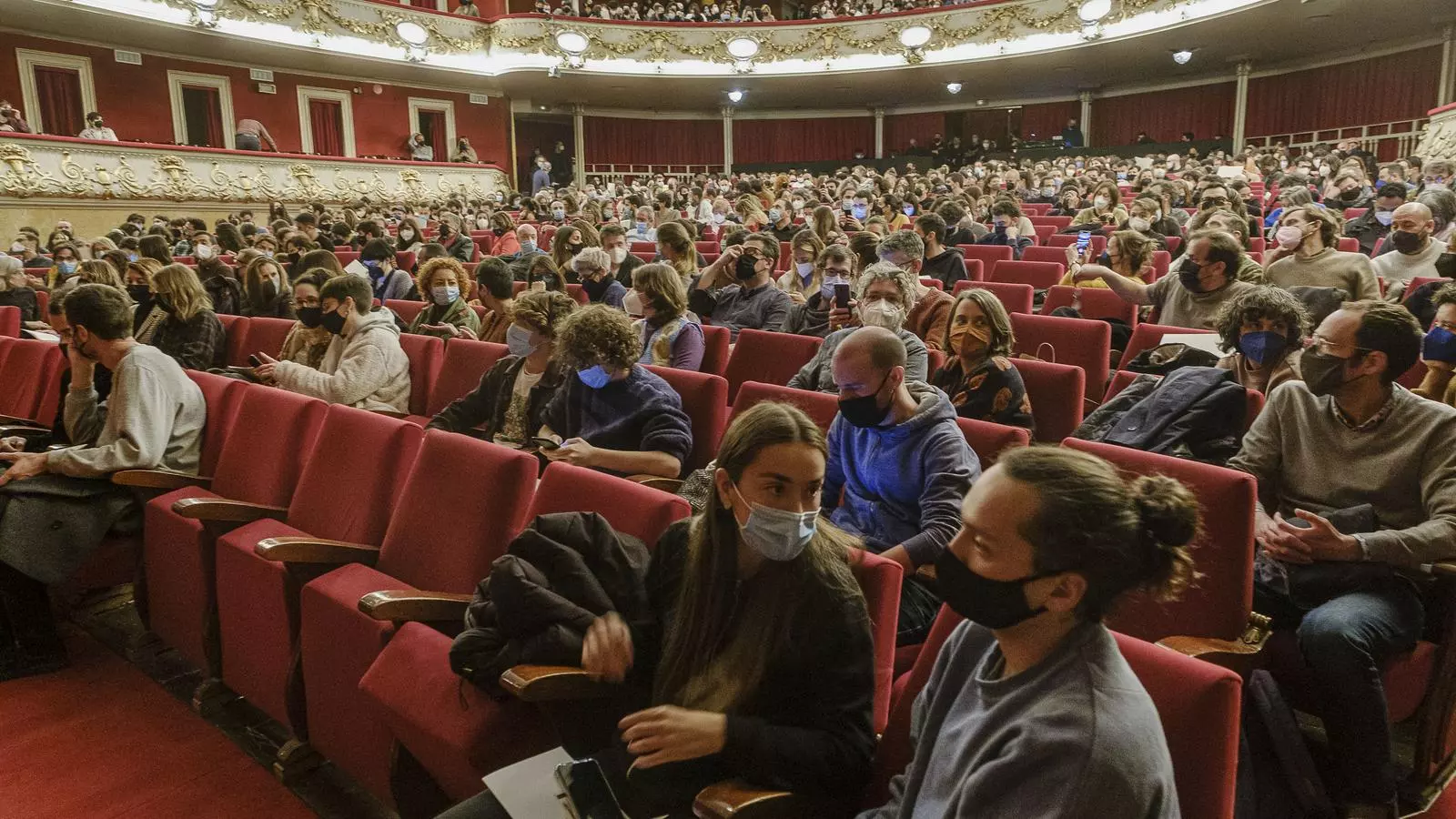 Imatge de la platea d'un teatre de Barcelona.
