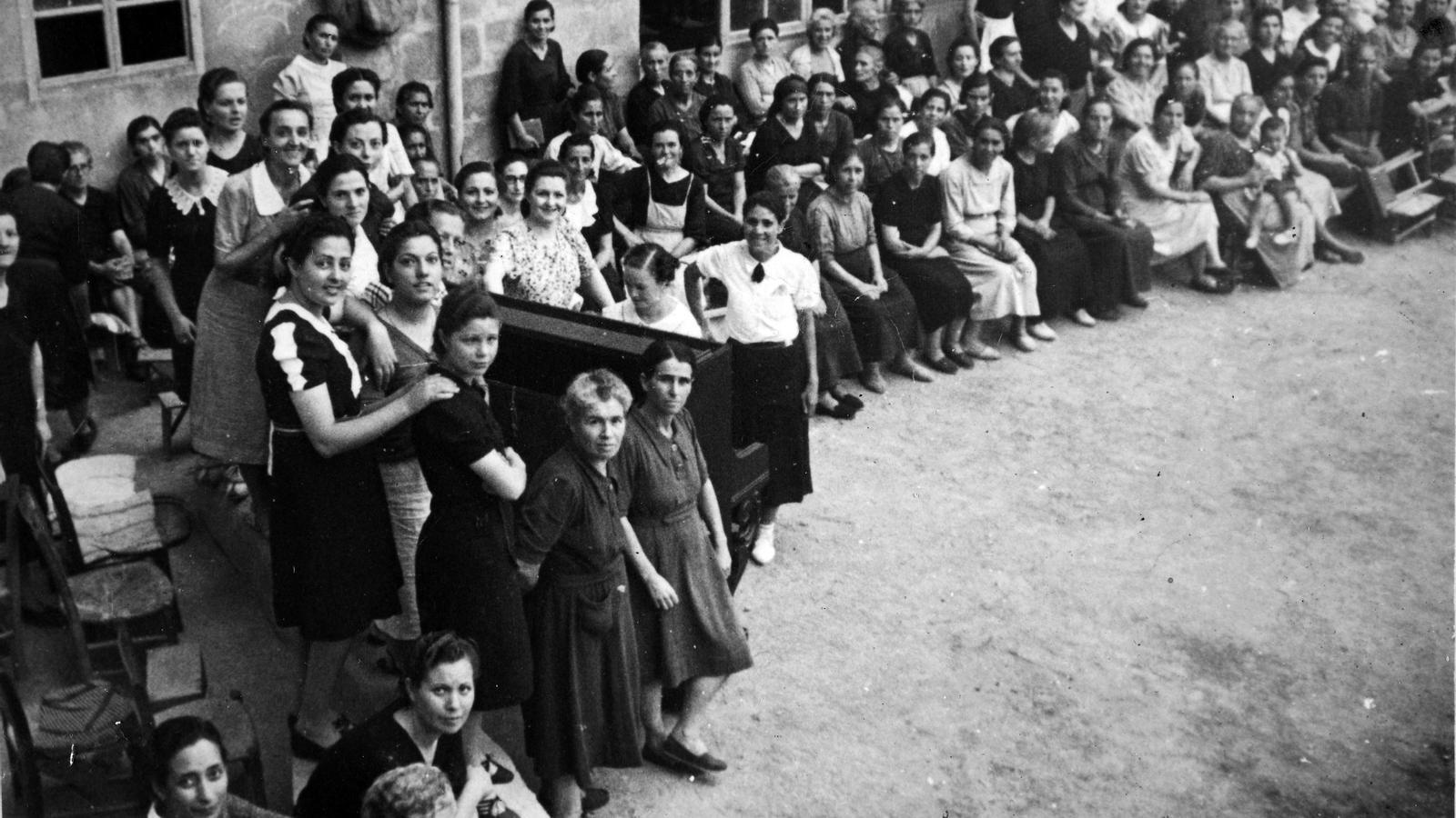 Can Sales women's prison in Palma (September 24, 1941), where there were women from Menorca imprisoned.
