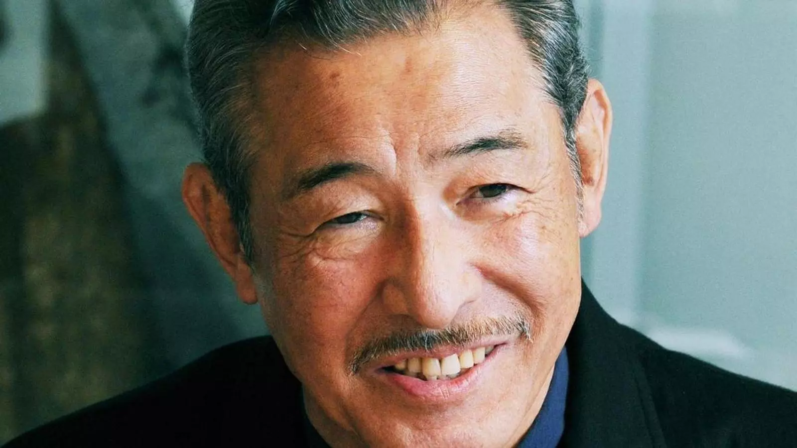 El dissenyador japonès Issey Miyake durant una entrevista a Tòquio el 2010