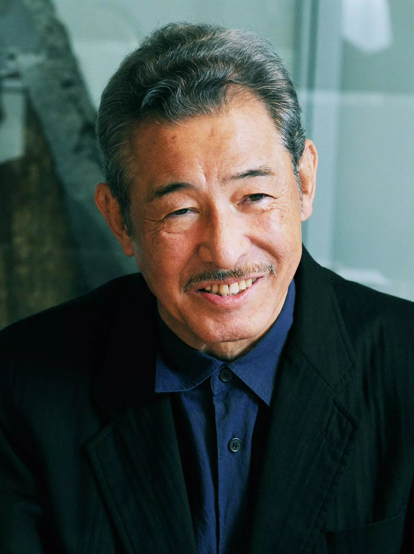 El dissenyador japonès Issey Miyake durant una entrevista a Tòquio el 2010