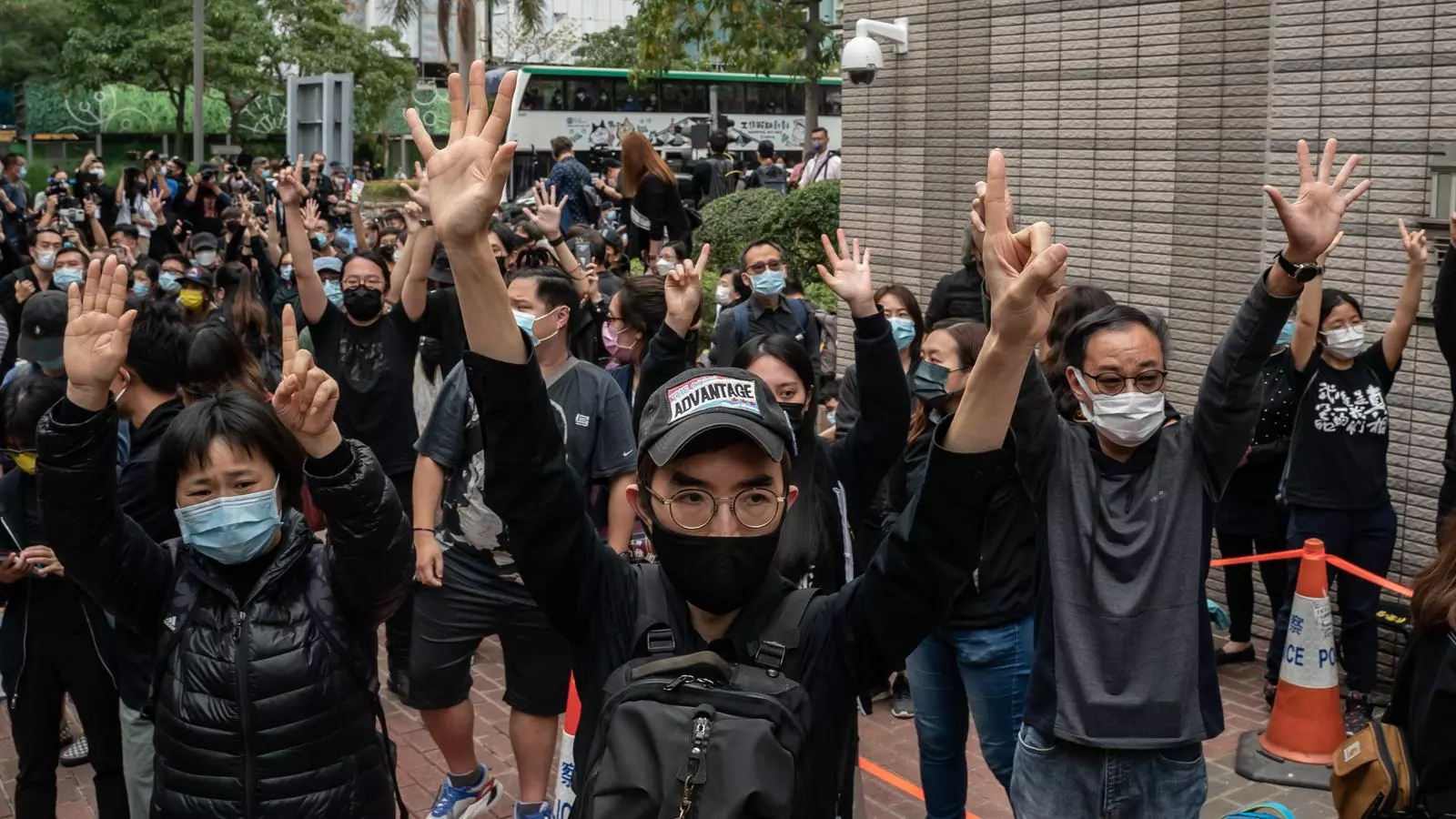 Els manifestants s'han congregat aquest dilluns a l'exterior del tribunal de West Kowloon