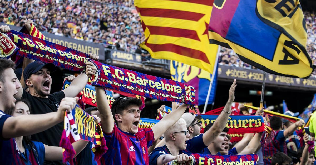 Election Campaign Distraction: Entertainment Stand Proposal