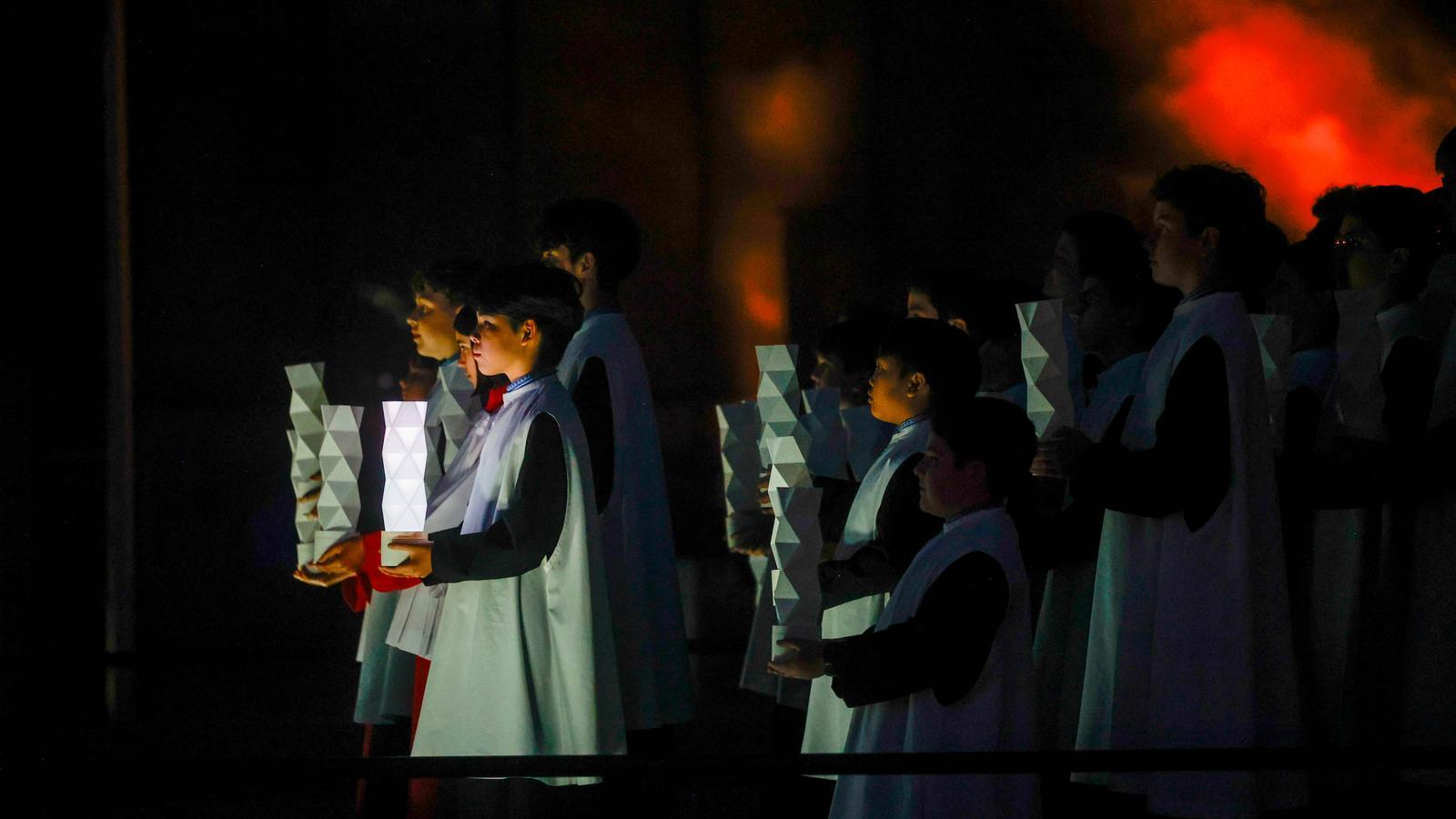 El acto de bendición de la torre de Jesús de la Sagrada Familia