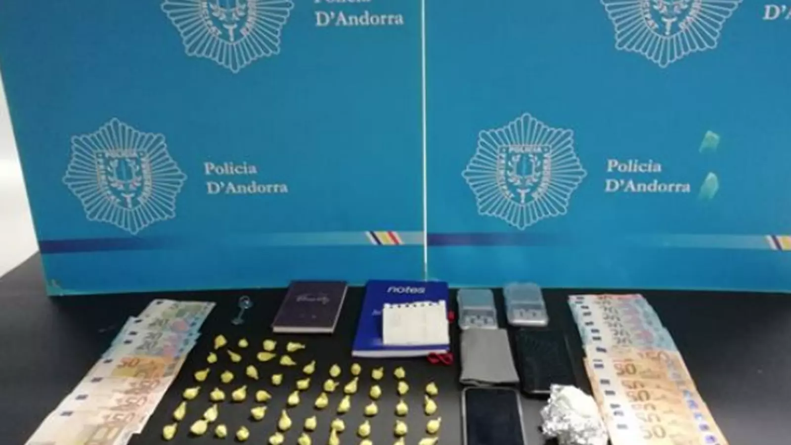 El material comissat per la policia. / COS DE POLICIA