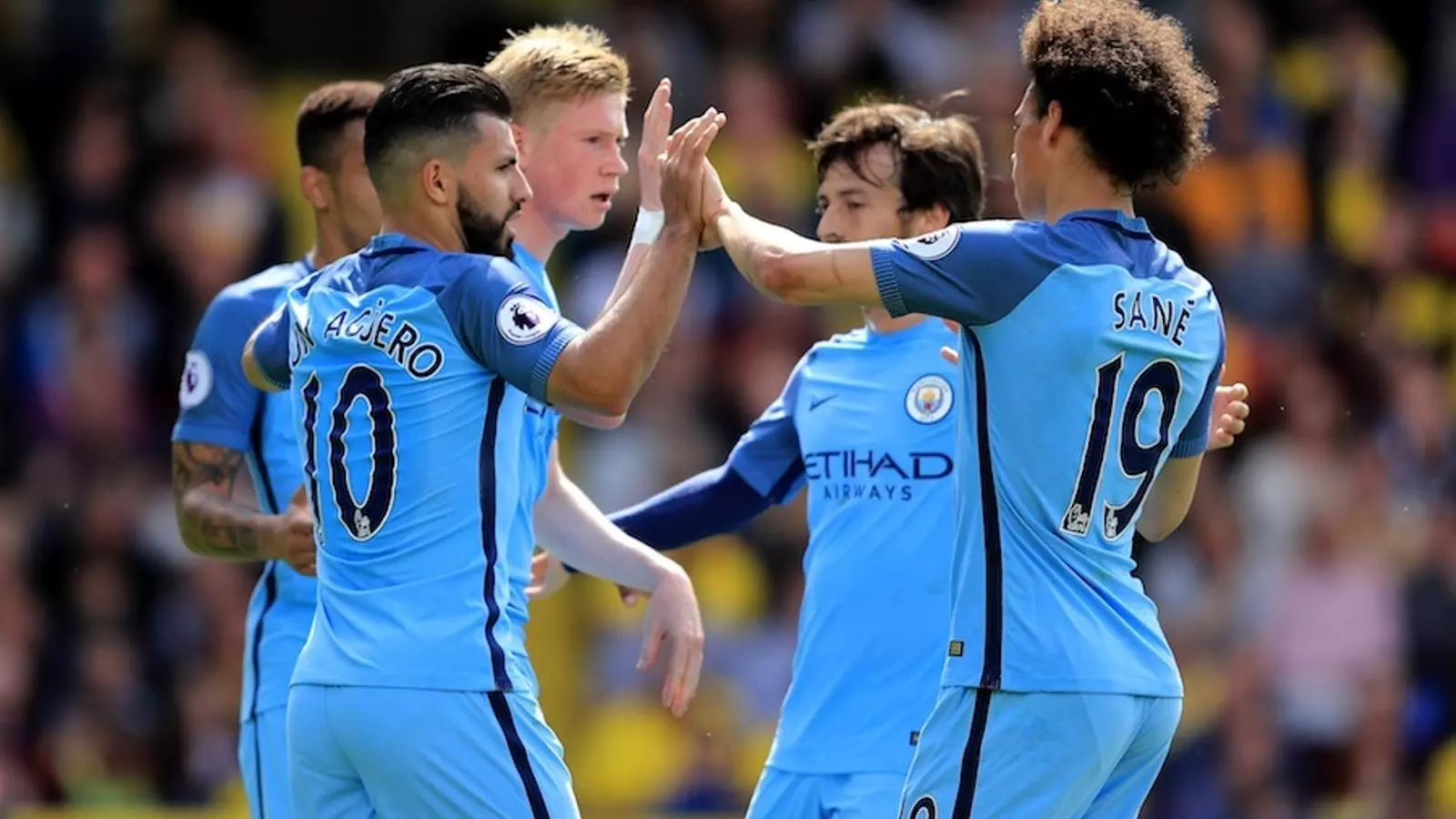 Sané, De Bruyne i Silva feliciten Agüero