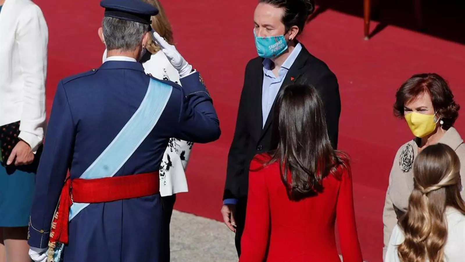 Felip VI i el vicepresident segon del govern espanyol, Pablo Iglesias, en la cerimònia del 12 d'octubre