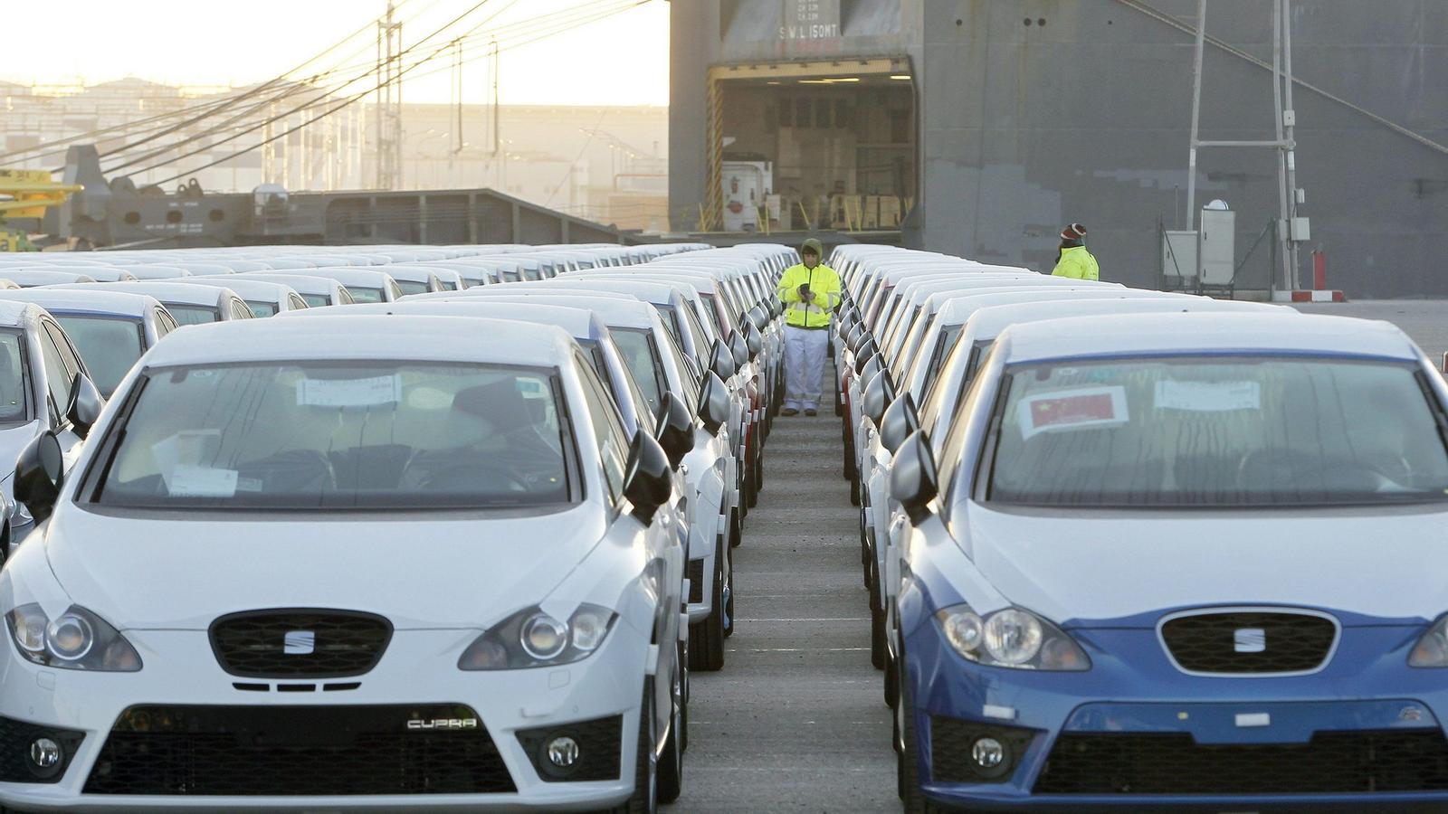 A PUNT PER SALPAR Fins a 250 Seats preparats per embarcar al vaixell que els portarà fins al port xinès de Tianjin.
