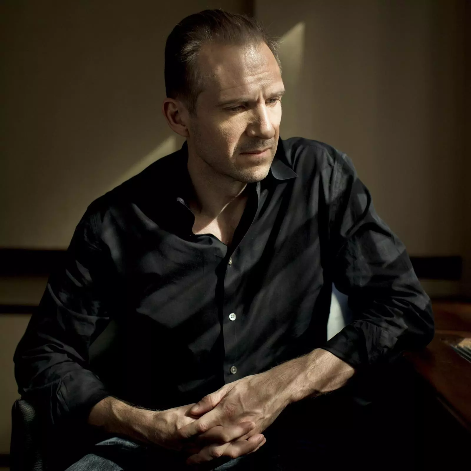 L'actor Ralph Fiennes.