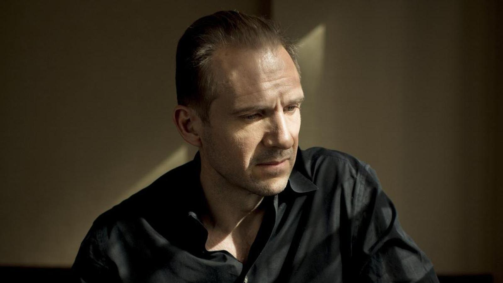 L'actor Ralph Fiennes.