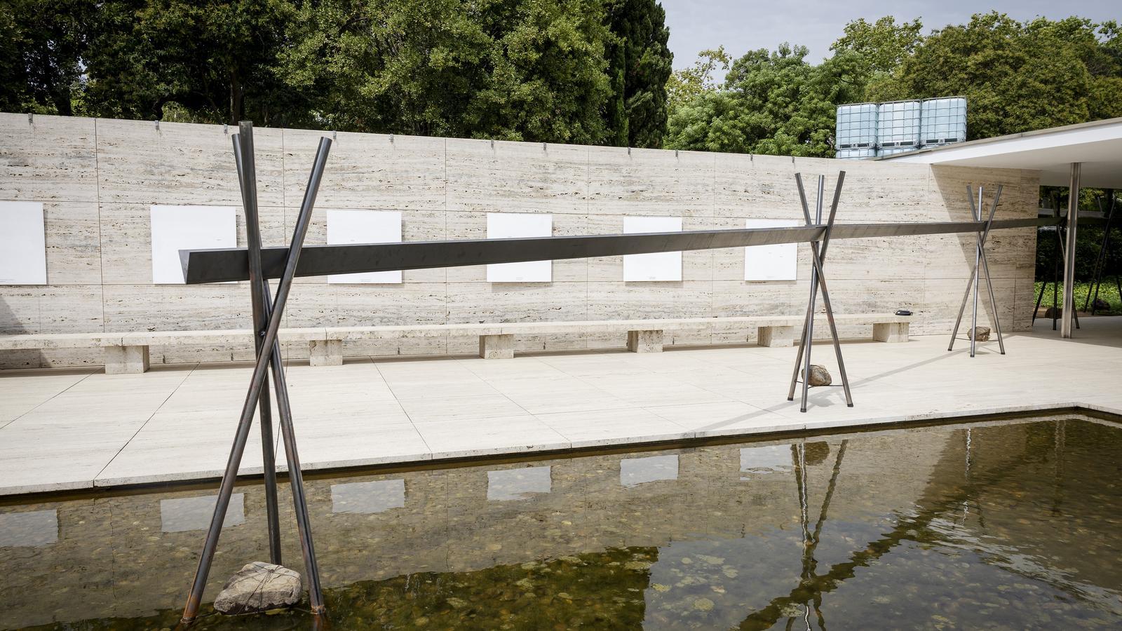 El proyecto '¿Llueve suficiente?' en el pabellón Mies van der Rohe.