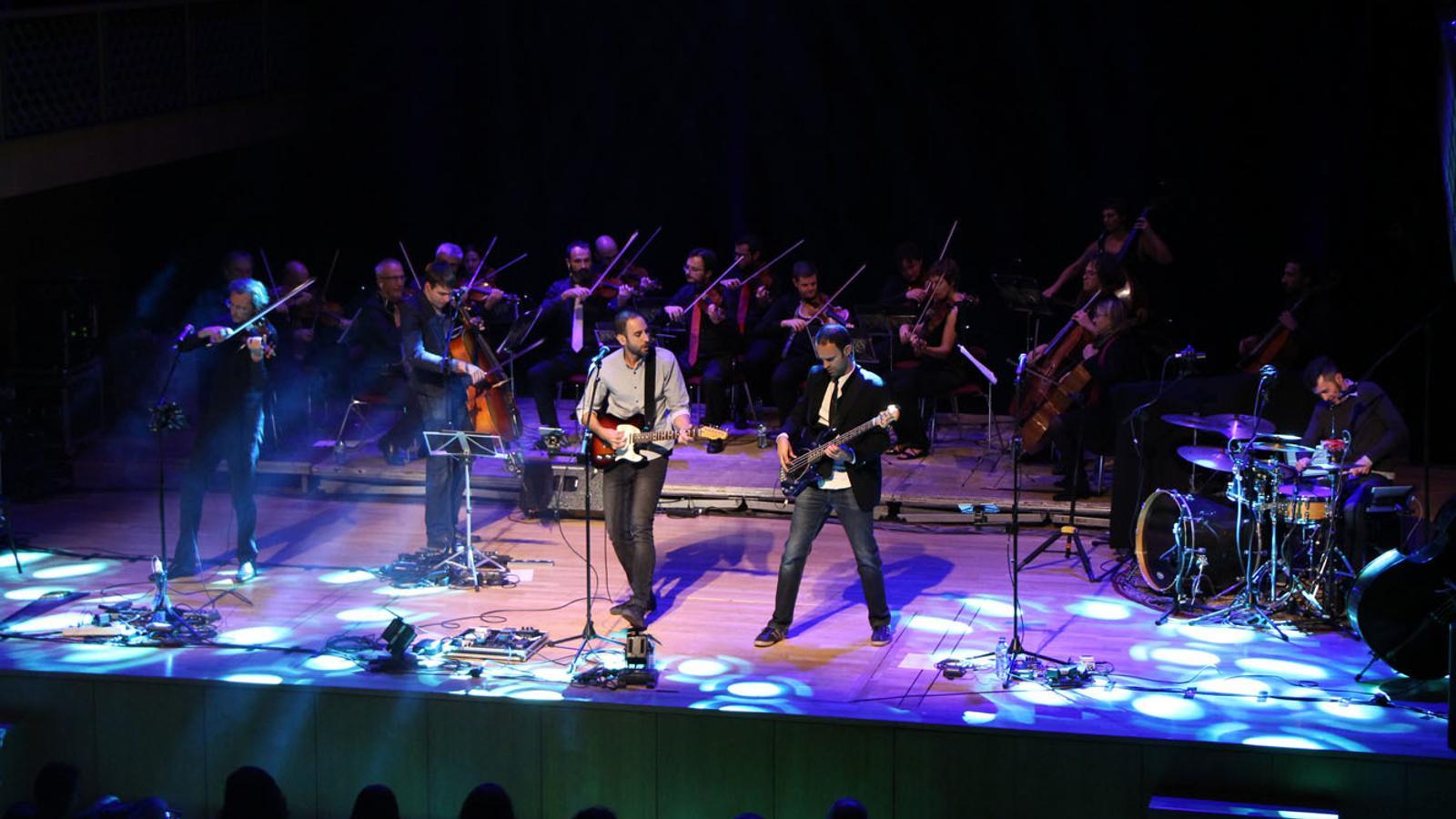 Un moment del concert de Blaumut i l'ONCA aquest divendres a la nit / M.B. (ANA)