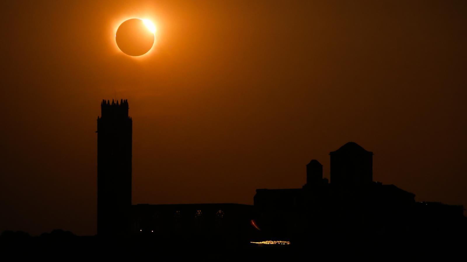 The eclipse from Lleida with the Seu Vella in the background