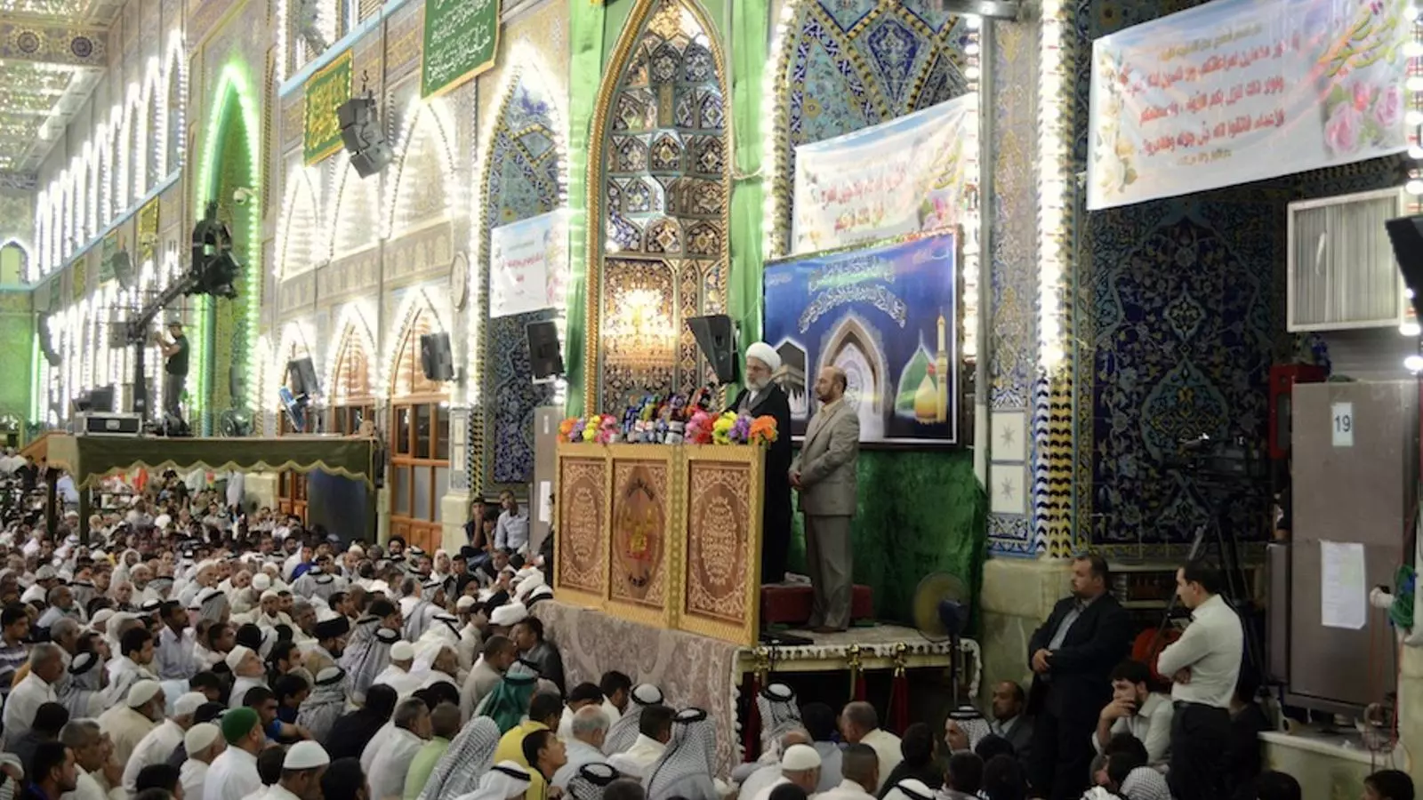 El xeic Abdulmehdi al-Karbalai, durant la seva pregària del divendres a la ciutat de Kerala. MUSHTAQ MUHAMMED / REUTERS