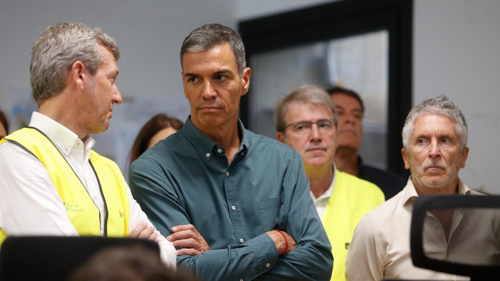 Spanish Prime Minister Pedro Sánchez traveled to Ourense accompanied by Interior Minister Fernando Grande-Marlaska and the President of the Galician Regional Government, Alfonso Rueda.
