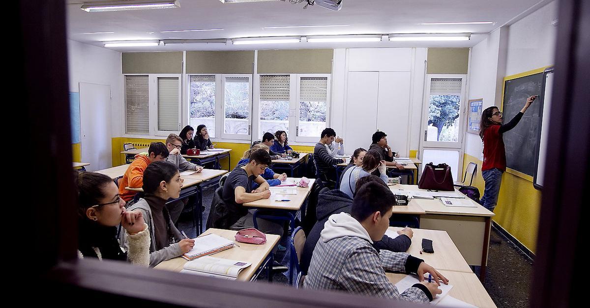 Canvi en les adjudicacions docents: els directors podran proposar que un interí continuï al seu centre