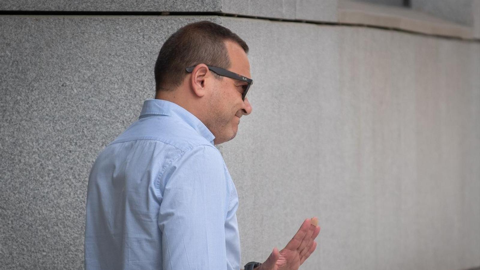 Gonzalo Sanz leaving the National Court after testifying as a witness