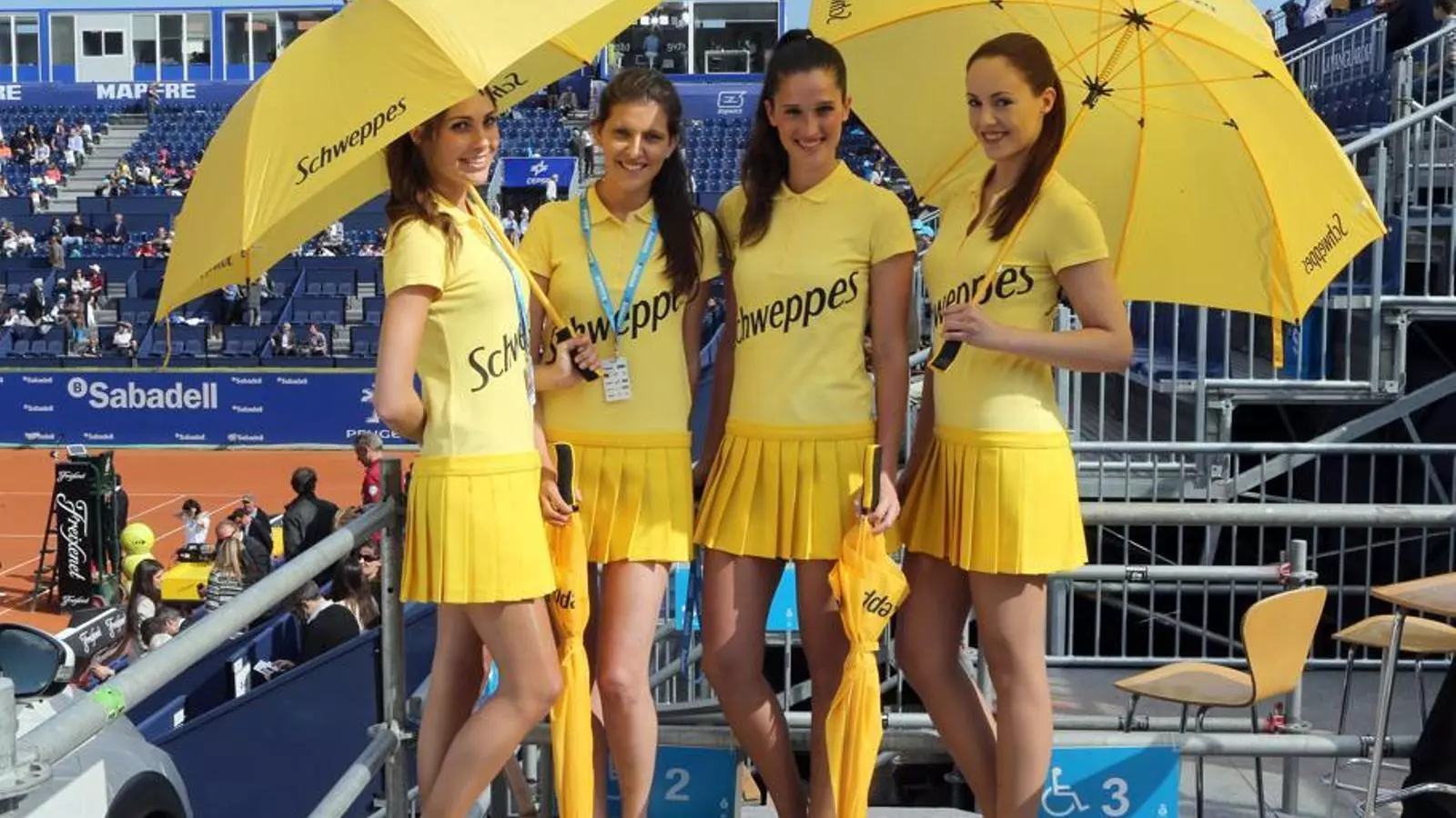 Quatre de les hostesses del Godó
