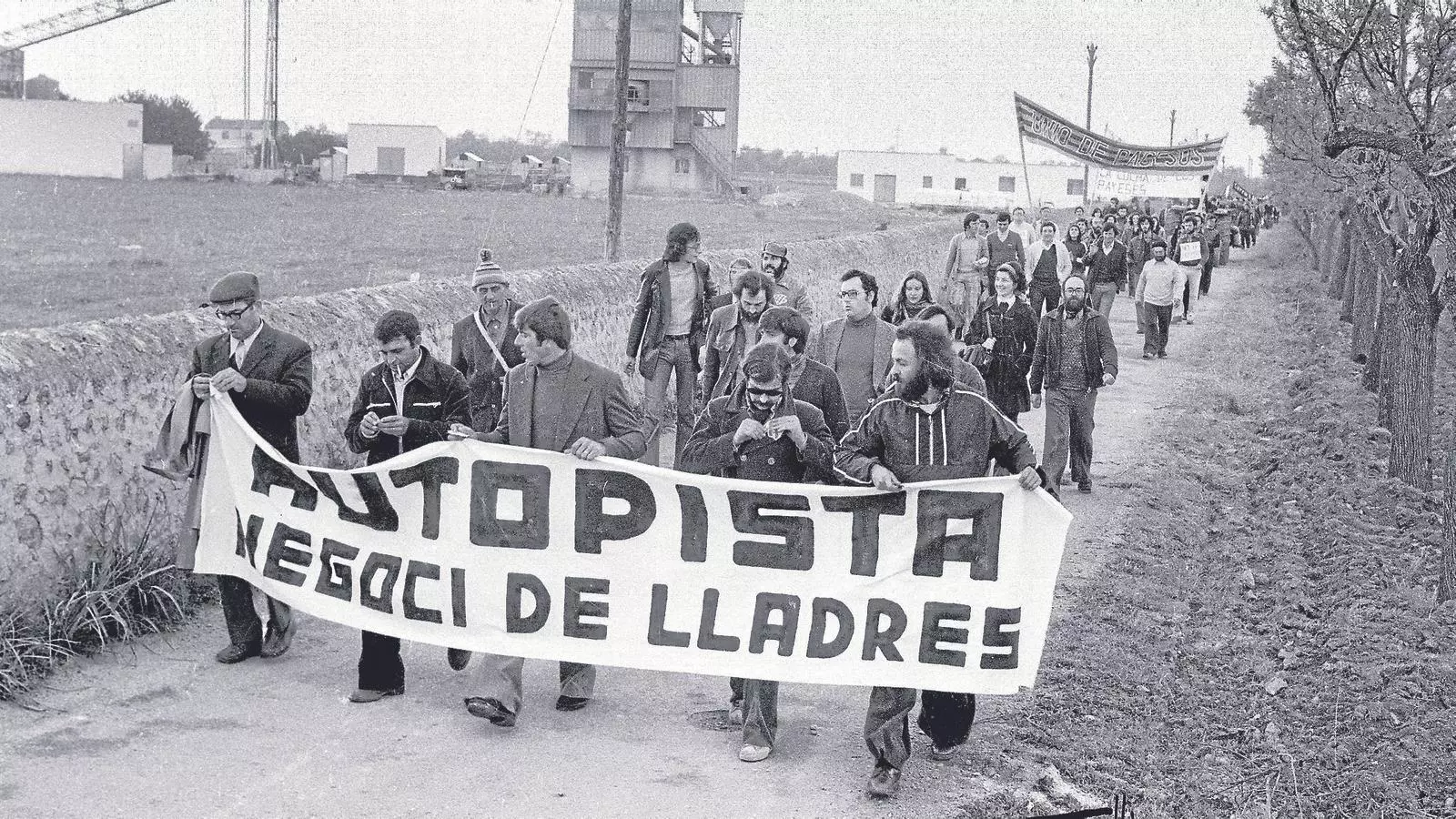 Manifestació d’antiautopistes el 1978, l’any en què varen començar les obres de l’autopista Palma-Inca.