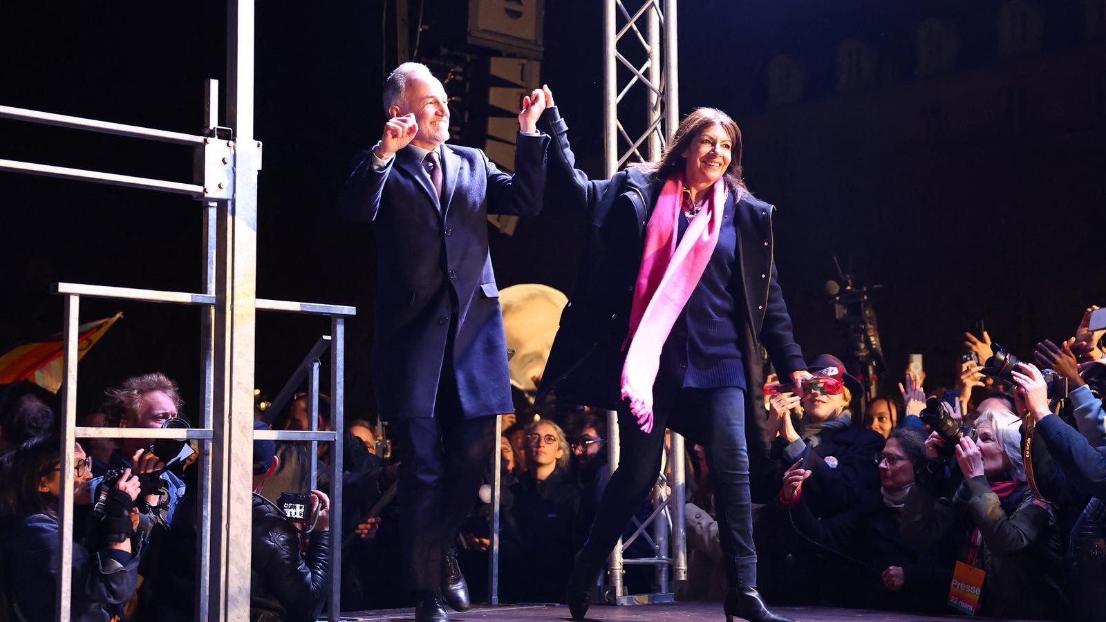 The former mayor of Paris, Anne Hidalgo, and Emmanuel Gregoire, winner of the Paris elections for the Socialist Party.
