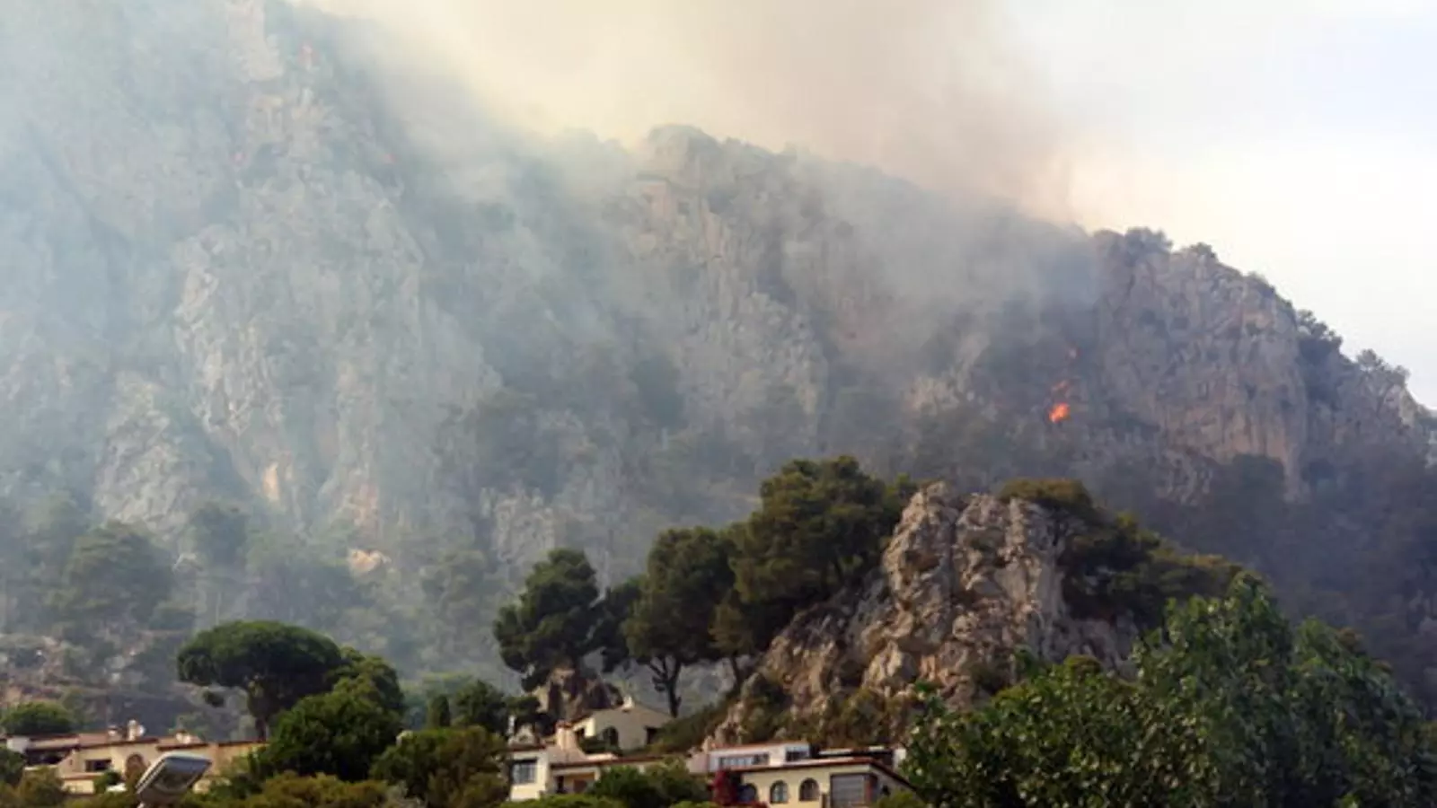 Imatge de la zona afecta per l'incendi de Rocamaura