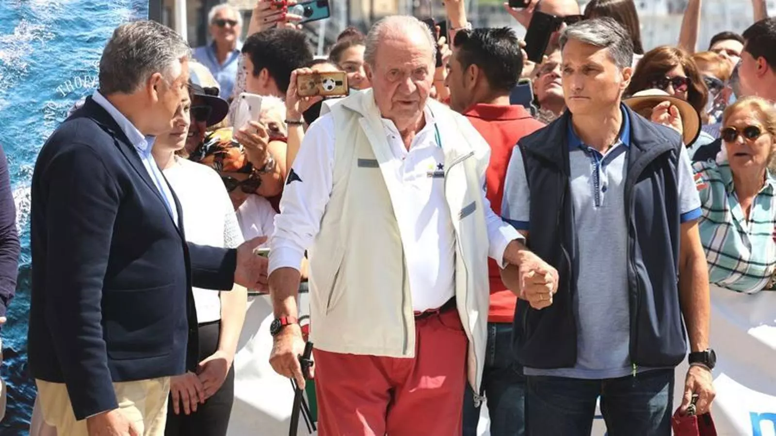El rey emérito llega a Sanxenxo dos años después de haberse ido de España