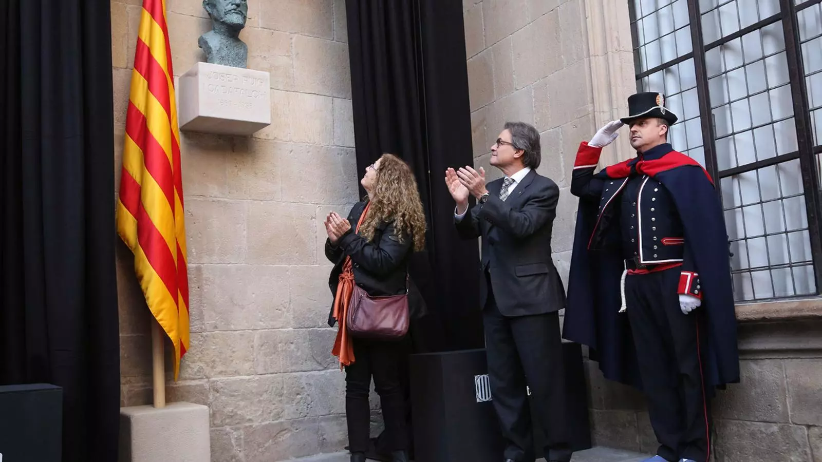 Artur Mas ha inaugurat el bust de Puig i Cadafalch al Palau de la Generalitat / ACN