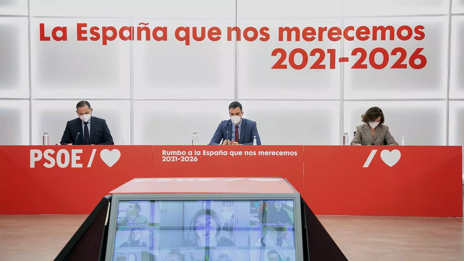 Reunió de l'executiva permanent del PSOE a Ferraz amb Pedro Sánchez, Carmen Calvo i José Luis Ábalos.