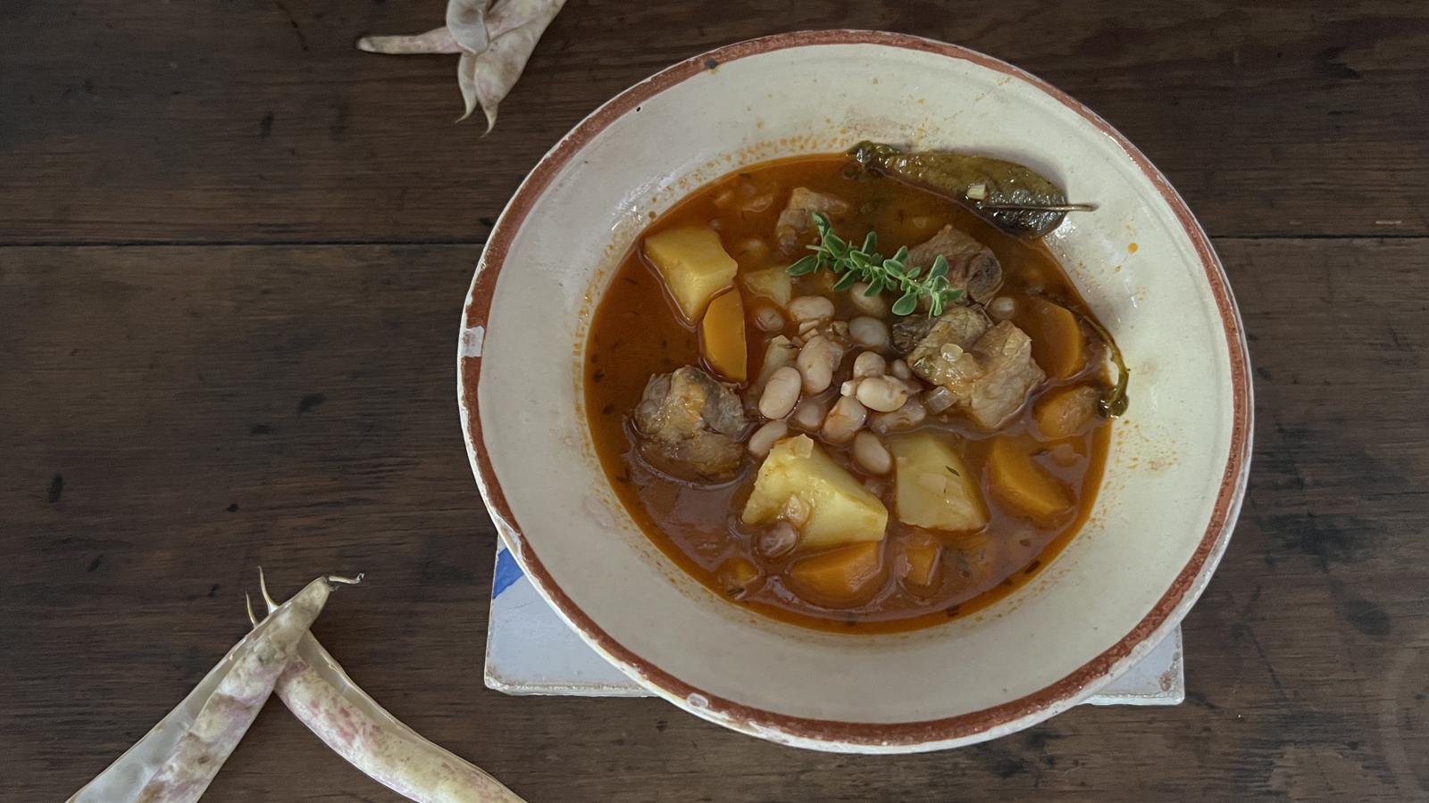 Die ersten Rezepte für frische Escudilla erscheinen im 19. Jahrhundert.