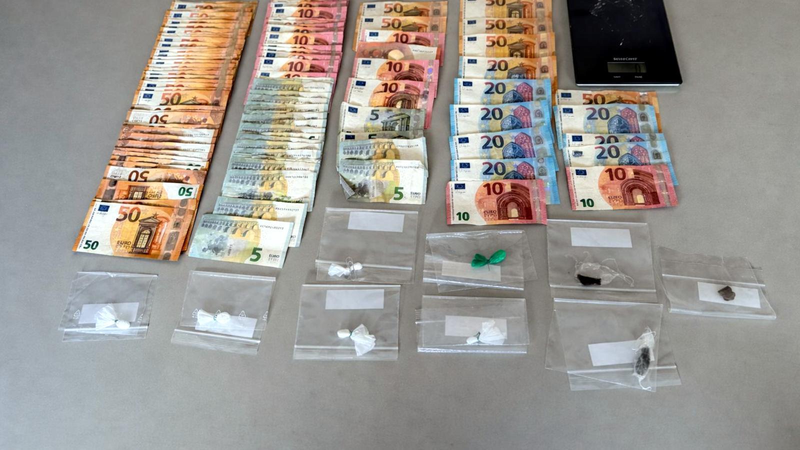 Kanpai device in a bar in Blanes, in the jungle.