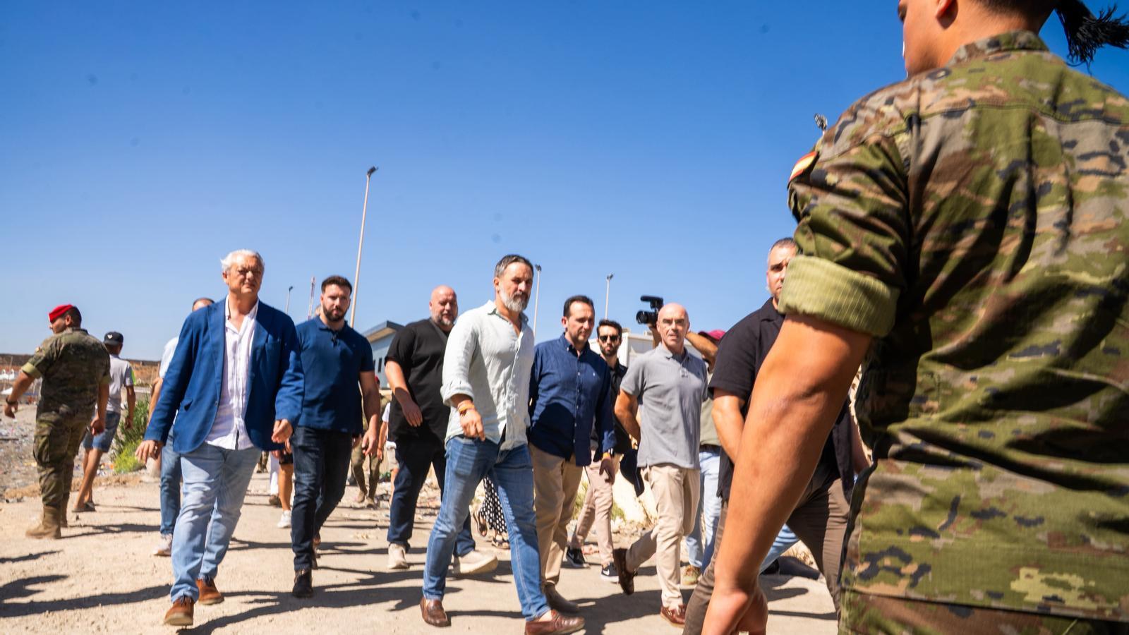 Santiago Abascal y miembros de Vox en Ceuta.