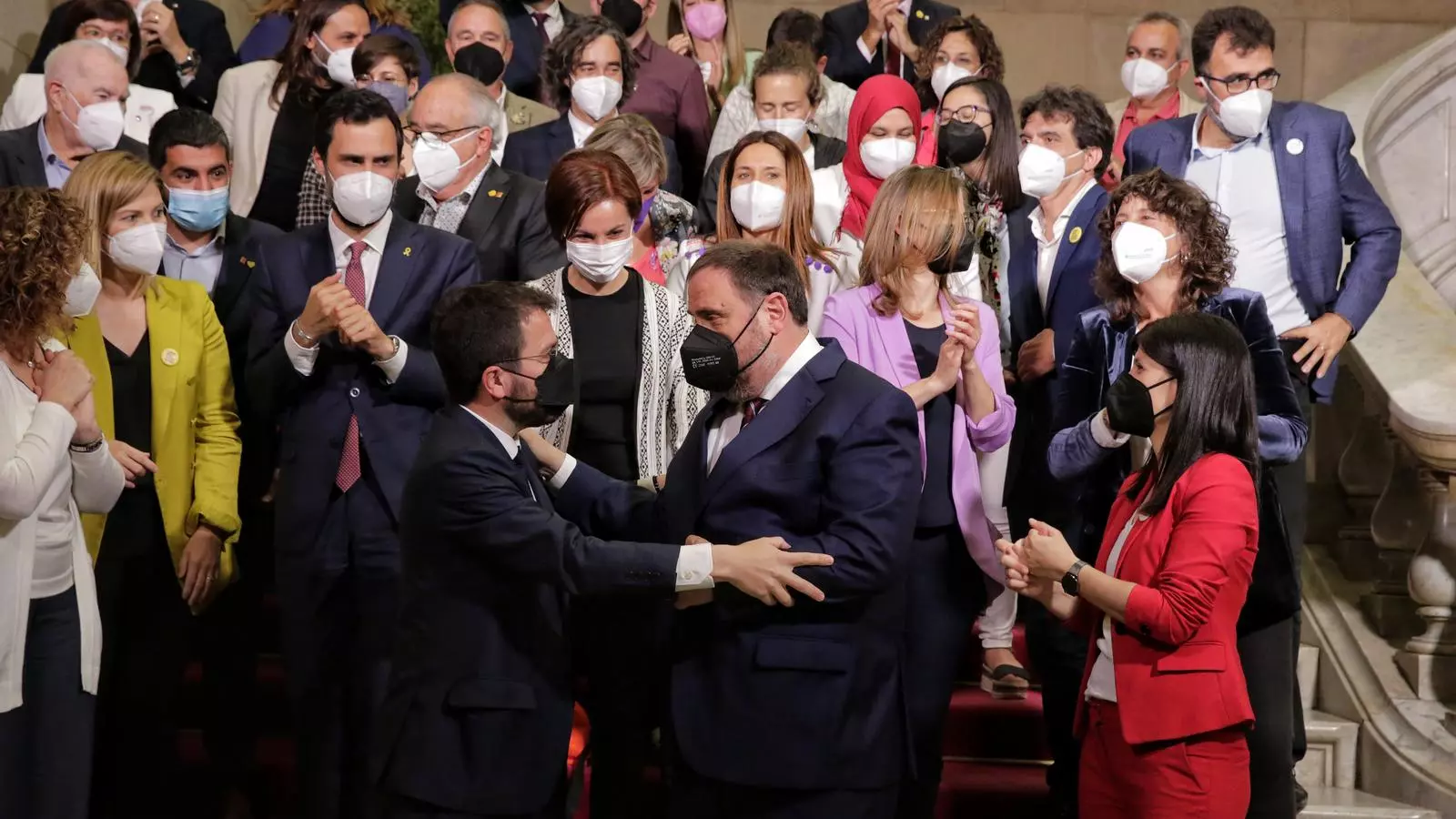 Fotografia de grup d'ERC després de la investidura de Pere Aragonès