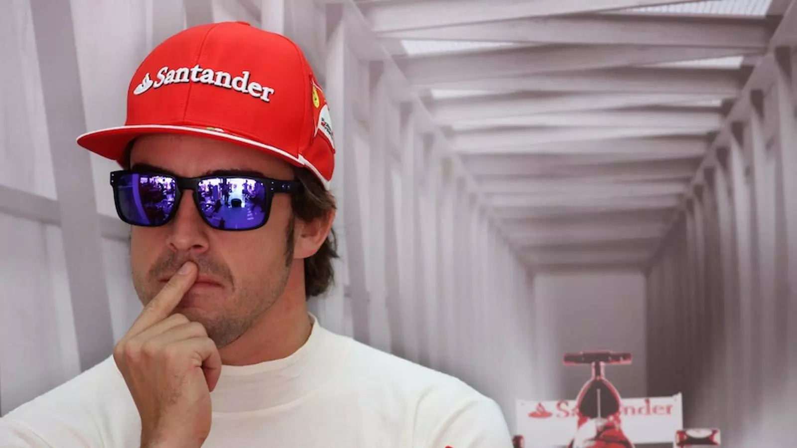 Fernando Alonso al circuit de Barhain durant els entrenaments lliures