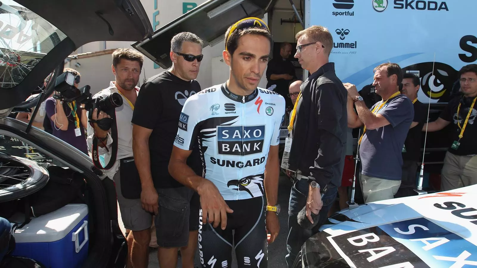 Contador, abans de l'inici d'una etapa al Tour
