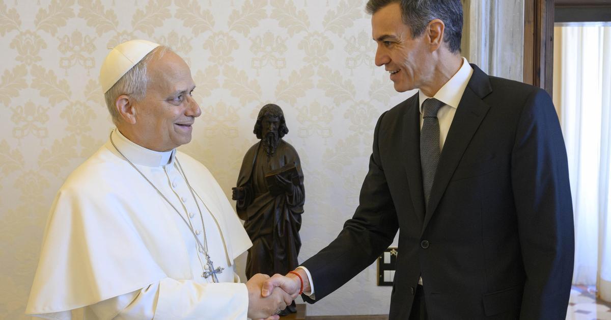 Sánchez i Lleó XIV exhibeixen sintonia la Sala del Tronetto