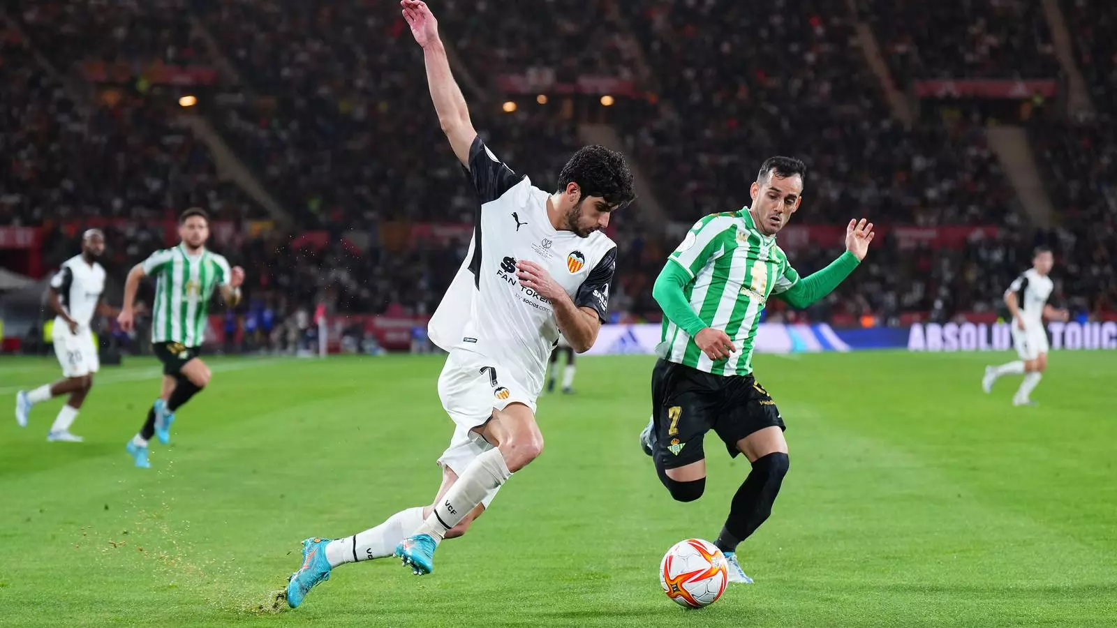 El València s'ha vist obligat a desfer-se d'un dels seus millors jugadors, Gonçalo Guedes