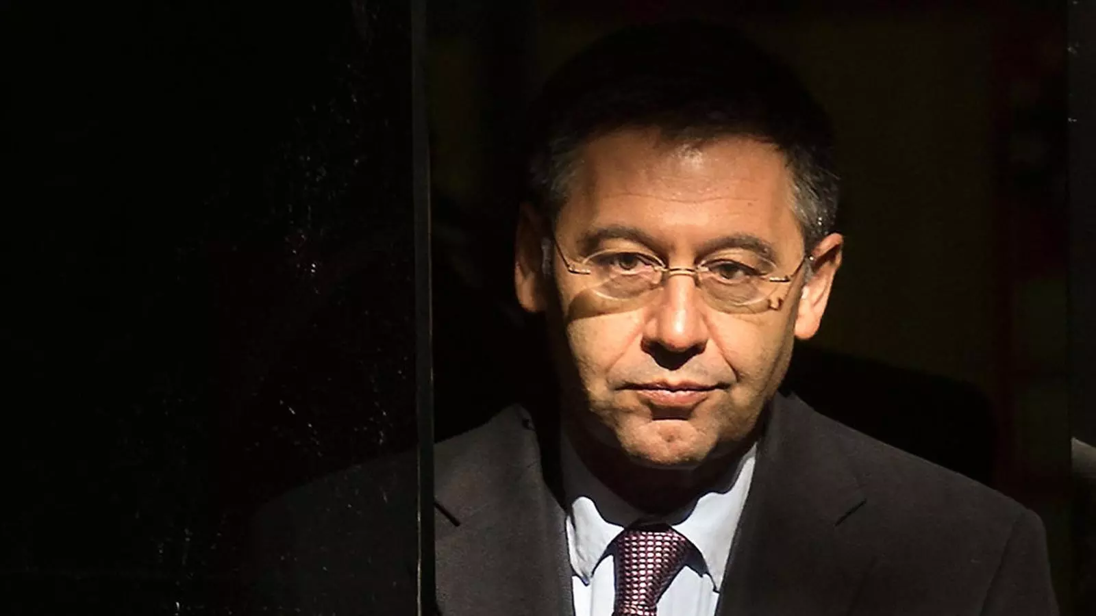 Una publicitat amb la cara de Leo Messi al Camp Nou. Bartomeu encara no ha pogut parlar personalment amb Lionel Messi.