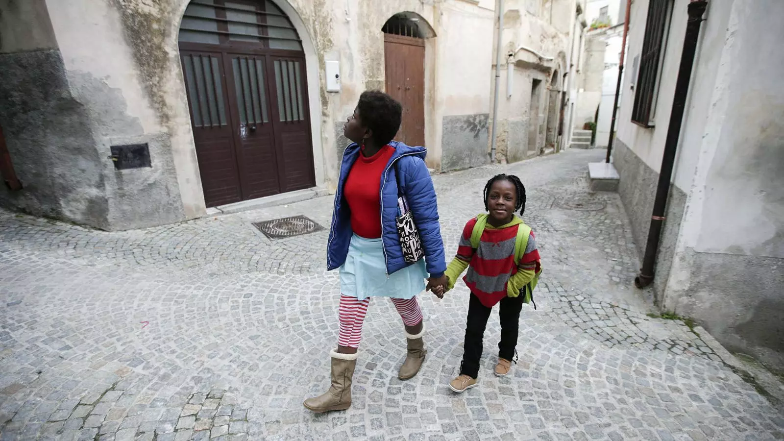 El petit poble de Riace va evitar la desaparició per despoblació amb l’acollida d’immigrants.