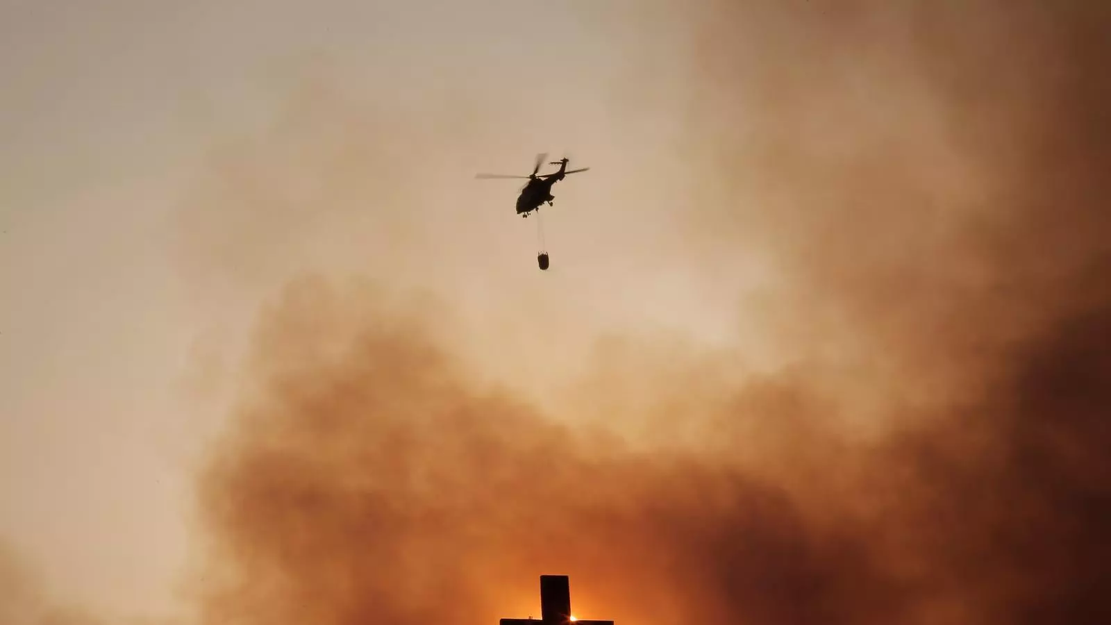 Els incendis afectaven la zona del monestir de Kryoneri, prop d'Atenes, el passat 5 d'agost