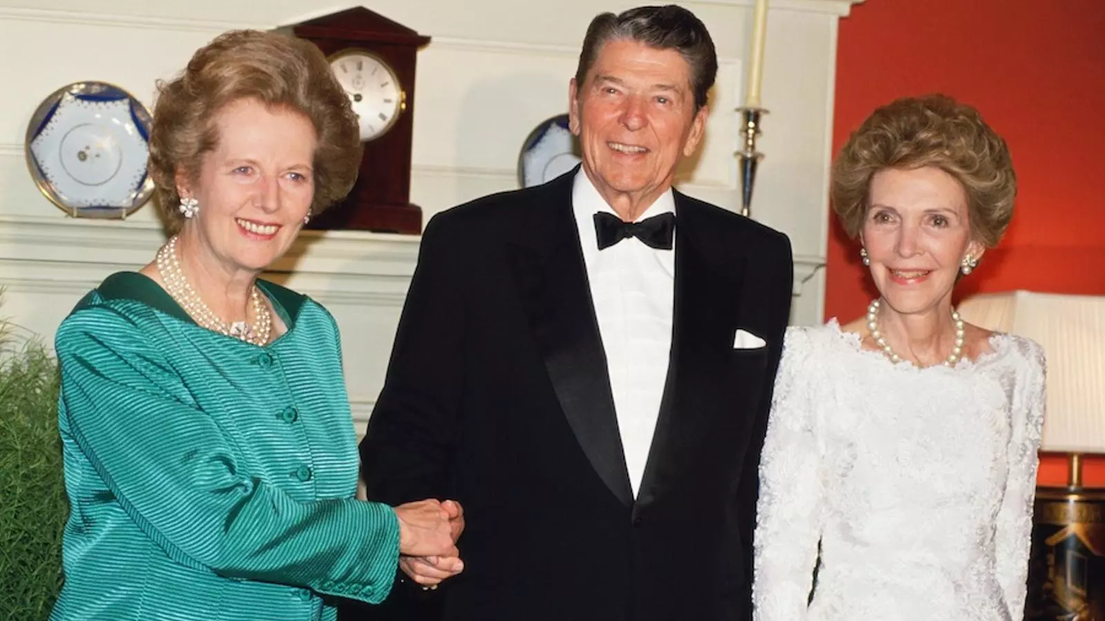Margaret Thatcher amb Ronald Reagan i la seva dona Nancy, el 1989. GETTY